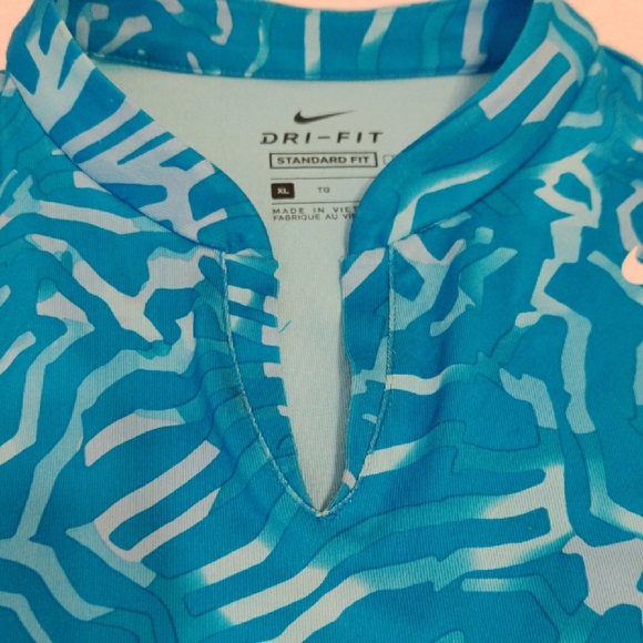 Nike. Blue Patterned Women's Shirt - Picture 7 of 9